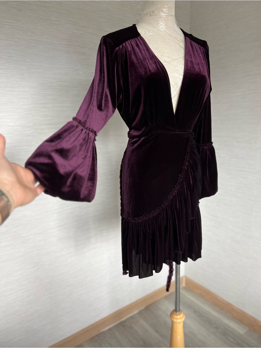 MISA LOS ANGELES Boho Velvet puff sleeve Wrap Dress in Deep Burgundy - Picture 4 of 11